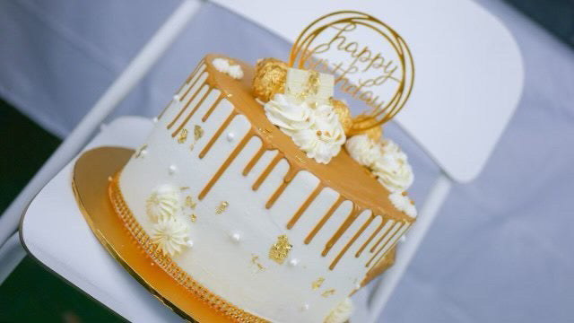 Cakes 10"